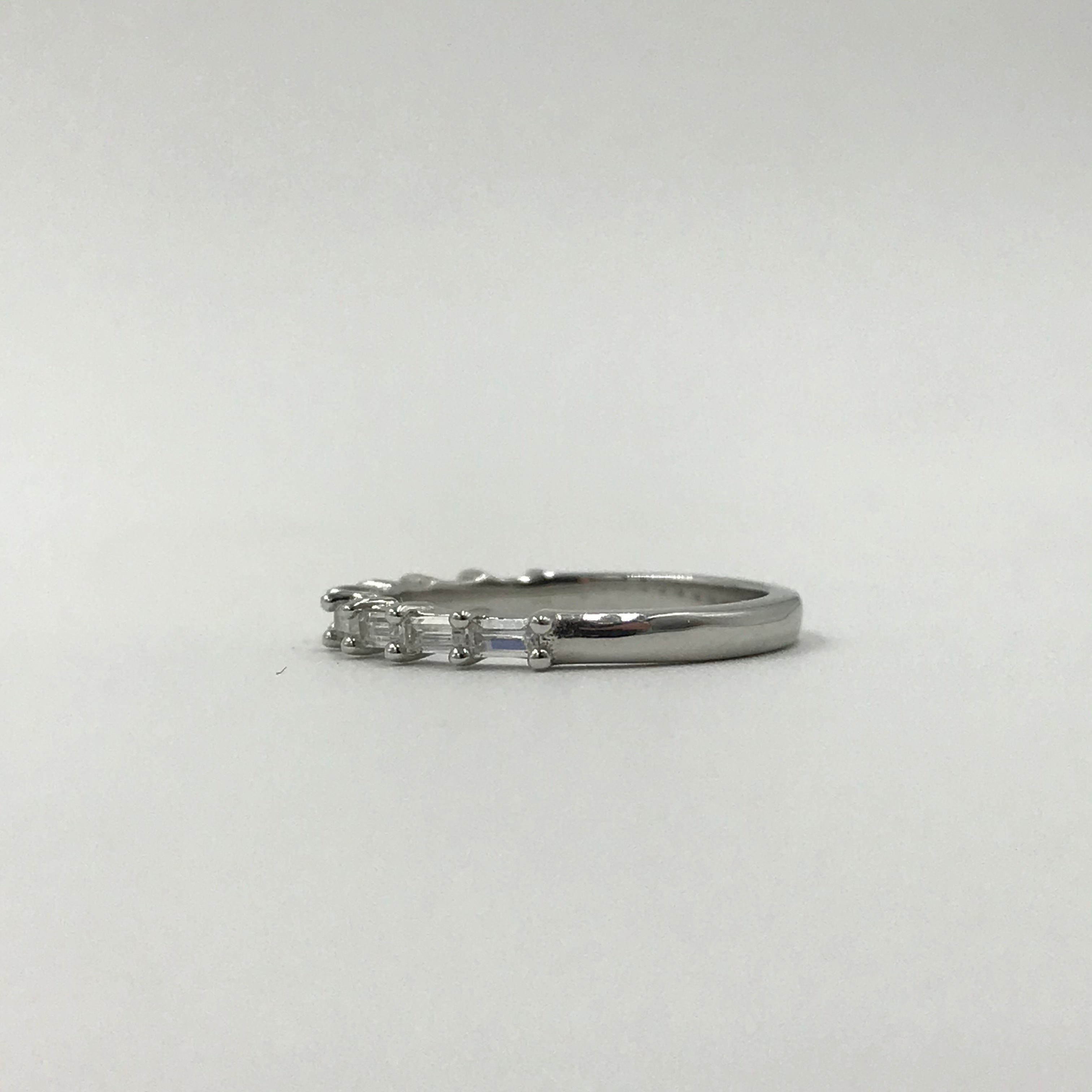9ct Claw Set Baguette Ring