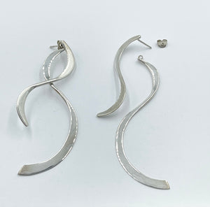 Sterling silver curve earrings